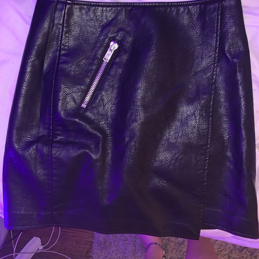 stradivarius leather mini skirt
